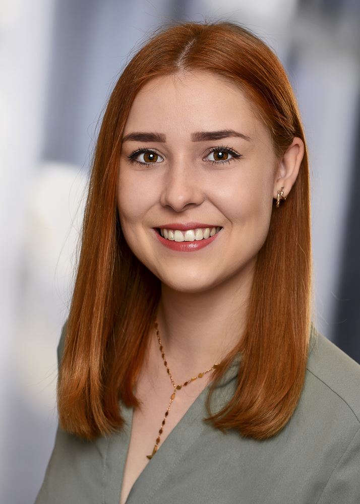 Professionelles Bewerbungsfoto – Frau im Business-Outfit