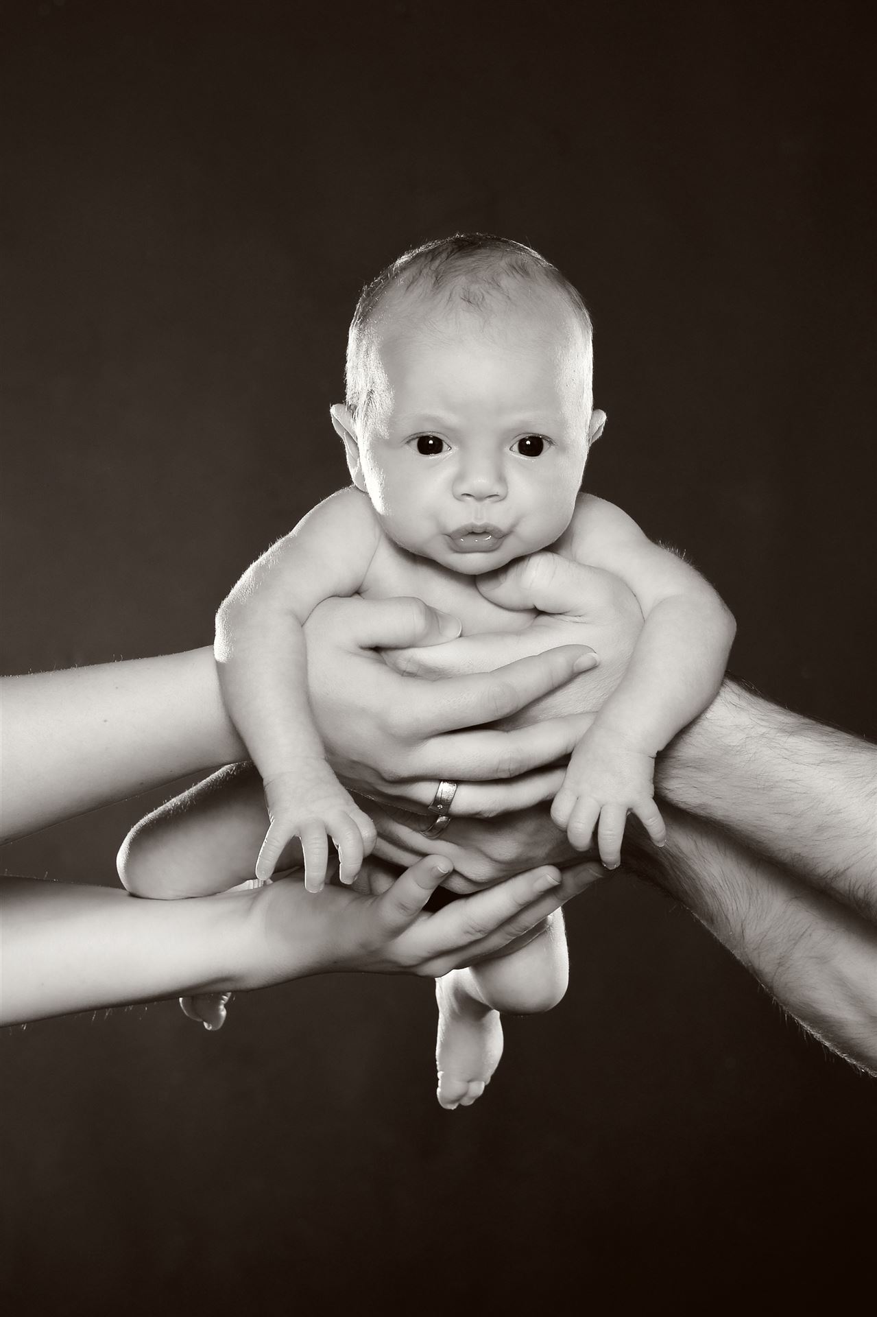 Newborn im Studio – ruhige Szene