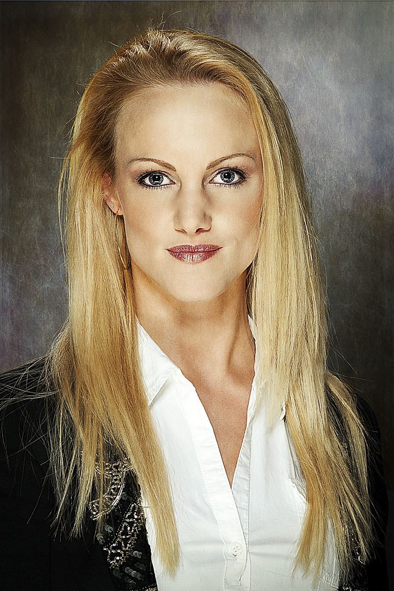 Klassisches Studioportrait einer Frau